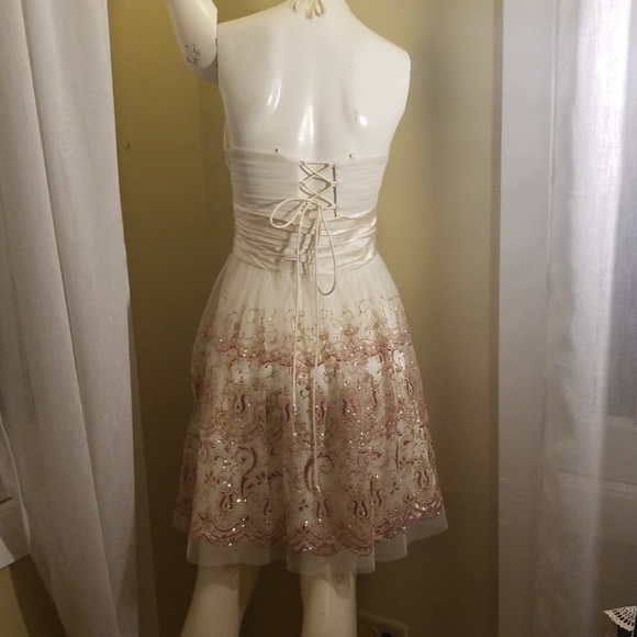 Dress - Picture 4 of 7